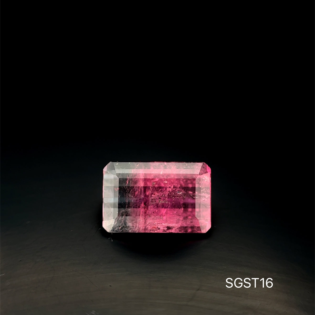 TURMALINA BI COLOR 2.34 CT/ 6.32 X 9.62 X 4.19 MM