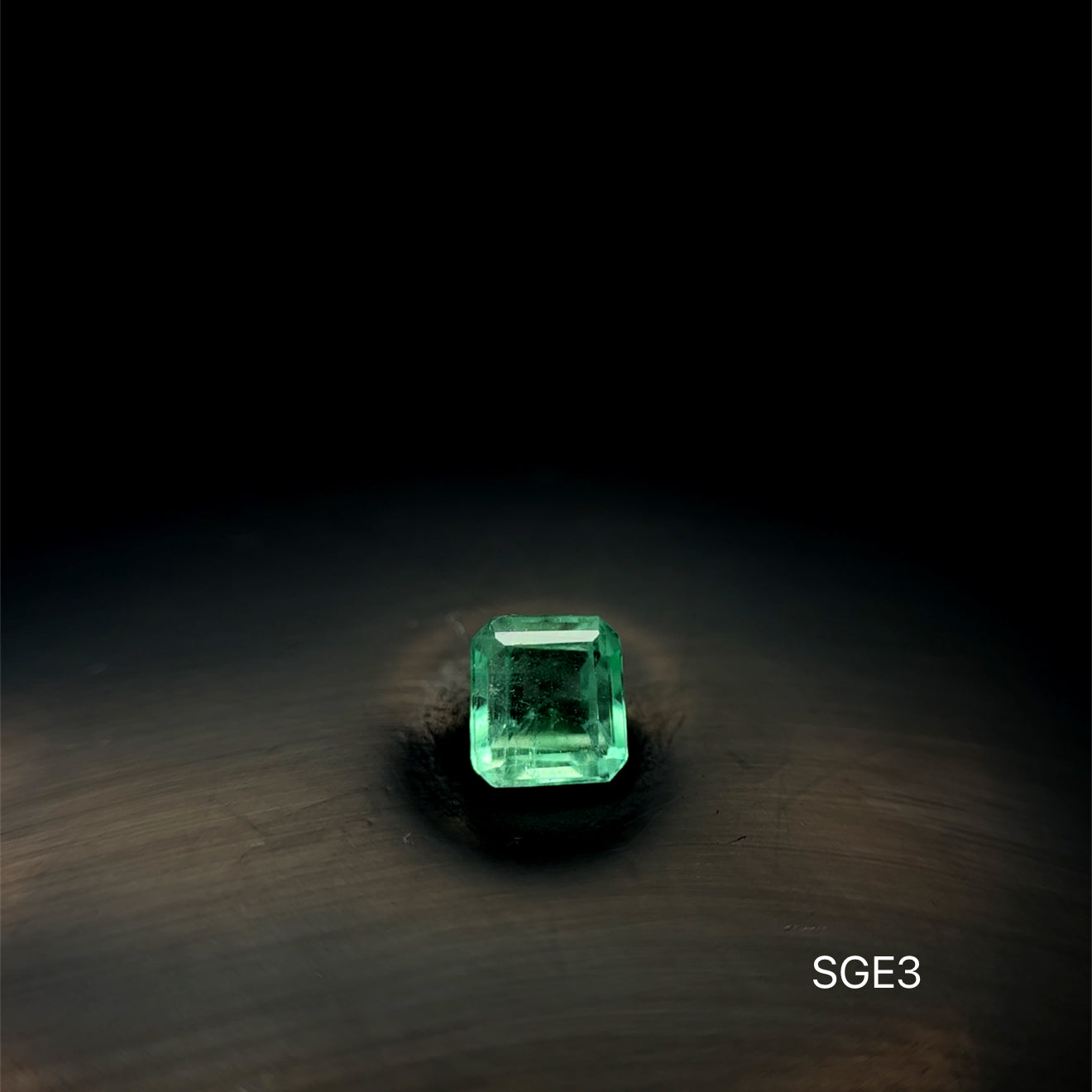 ESMERALDA COLOMBIANA ASSCHER .525 CT/ 4.74 X 5.22 X 3.12 MM