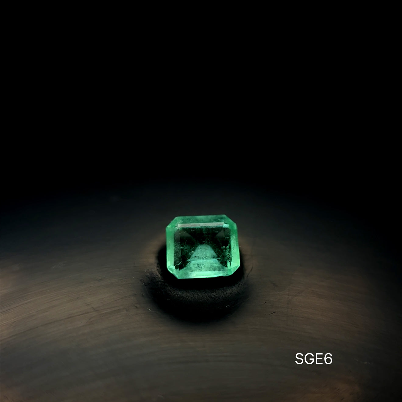 ESMERALDA COLOMBIANA .670 CT/ 5.42 X 6.15 X 2.74 MM