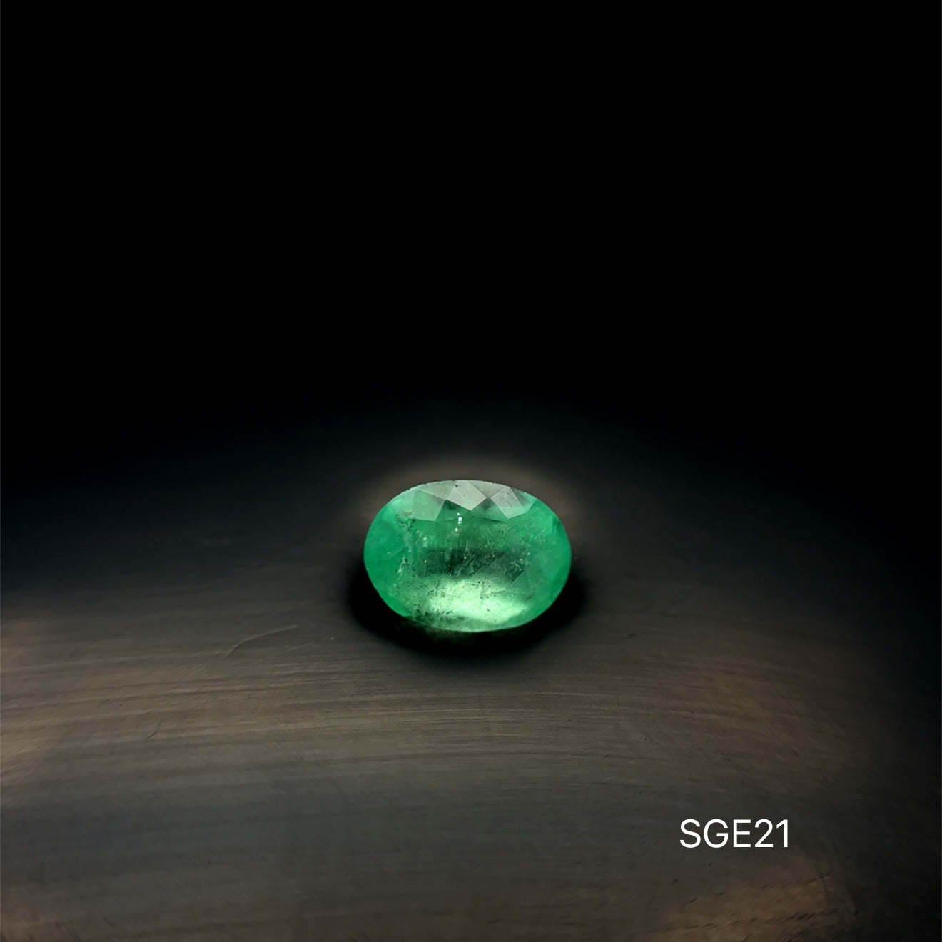 ESMERALDA COLOMBIANA OVAL 5.49 X 7.58 MM 1.20 CTS