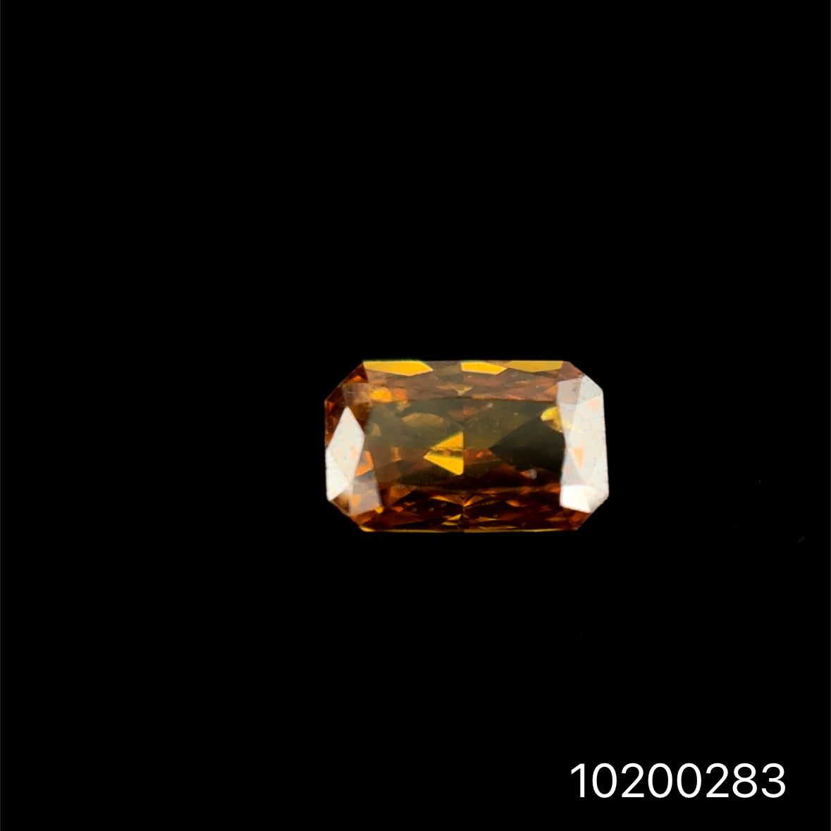 DIAMANTE FANCY DARK YELLOW RADIANT 0.19 CTS
