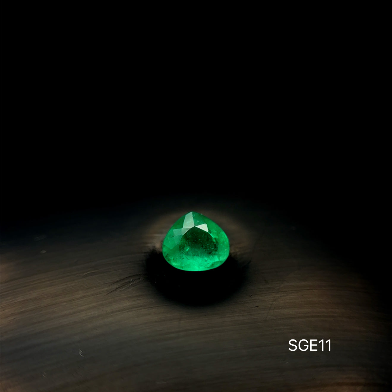 ESMERALDA COLOMBIANA PERA 5.79 X 5.14 MM 0.540 CTS