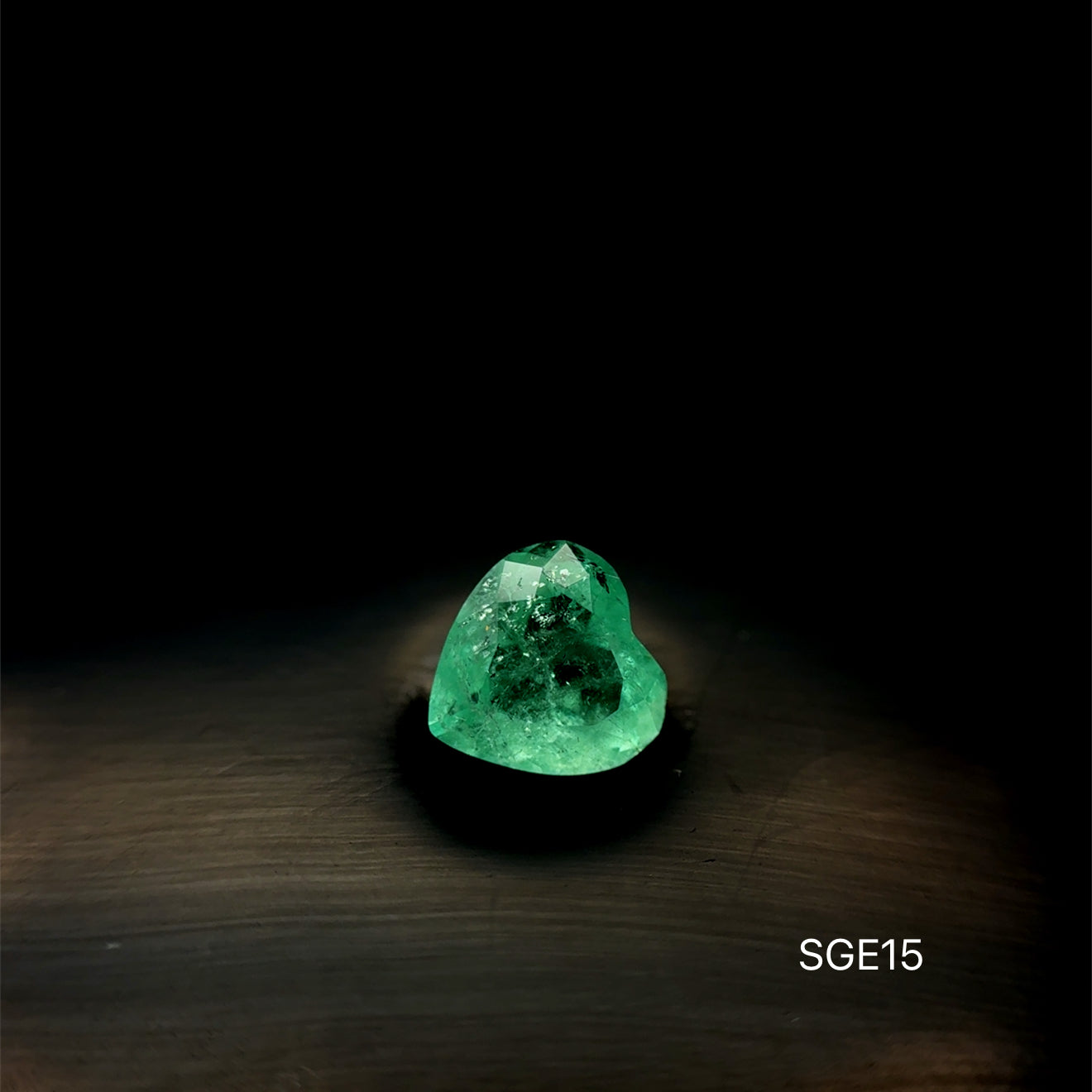 ESMERALDA COLOMBIANA CORAZON 1.205 7.20 X 7.13 MM