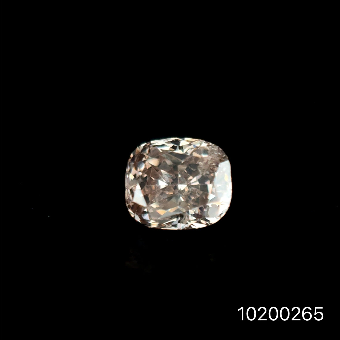 DIAMANTE FANCY LIGHT BROWN CUSHION 0.275 CTS
