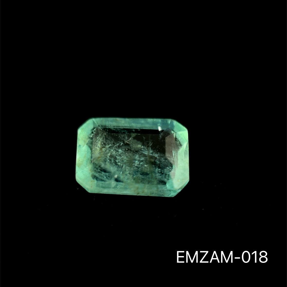 ESMERALDA ZAMBIA ESMERALDA 1.060 CTS 7.20 X 5.28 MM