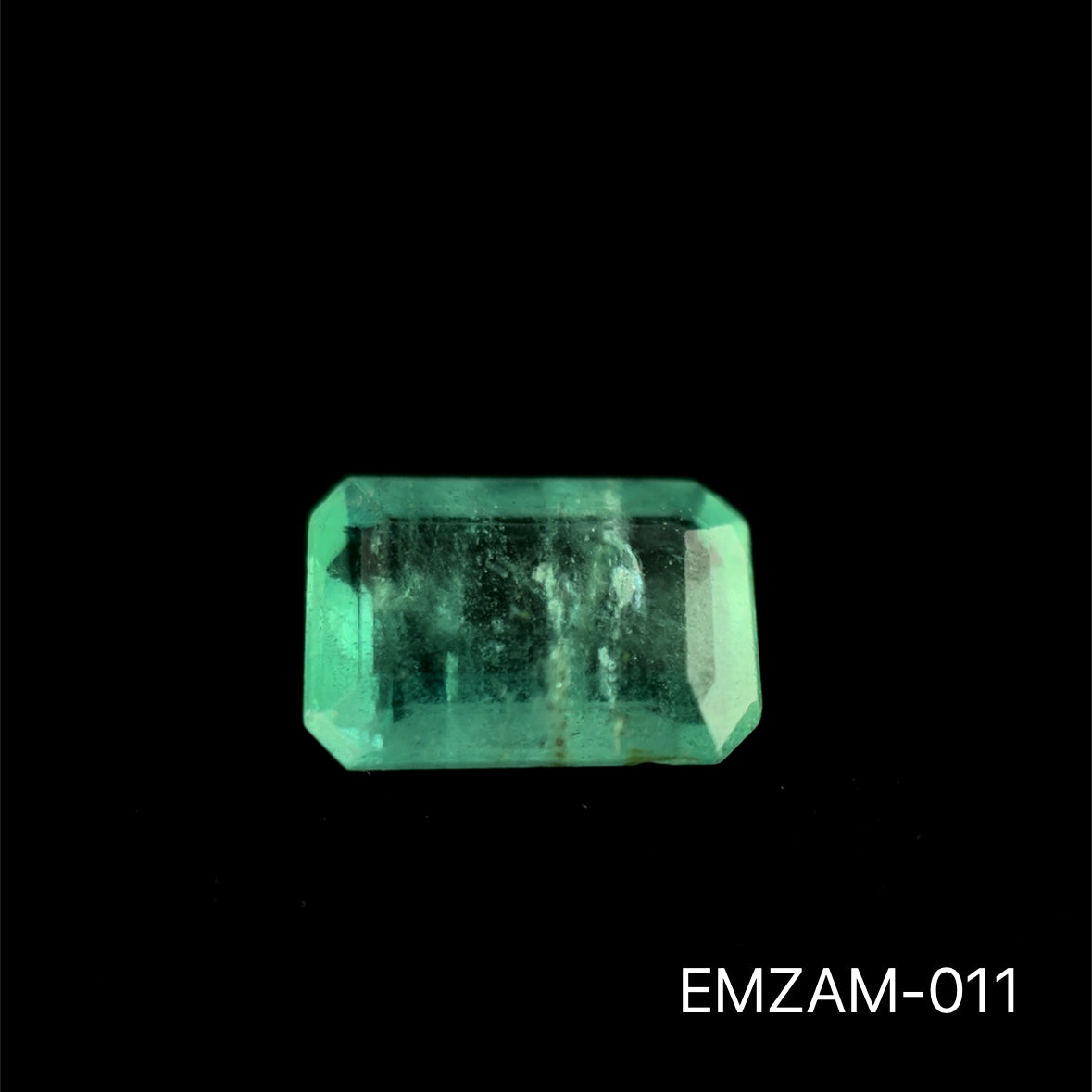 ESMERALDA ZAMBIA ESMERALDA 0.970 CTS 7.34 X 5.15 MM