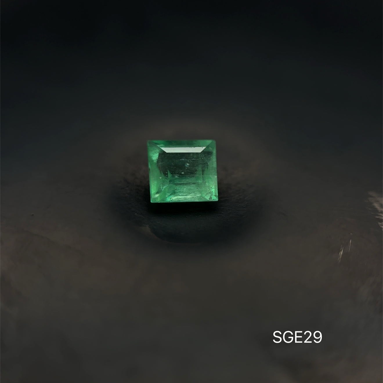 ESMERALDA COLOMBIA 0.255 CTS 3.55 X 3.80 MM