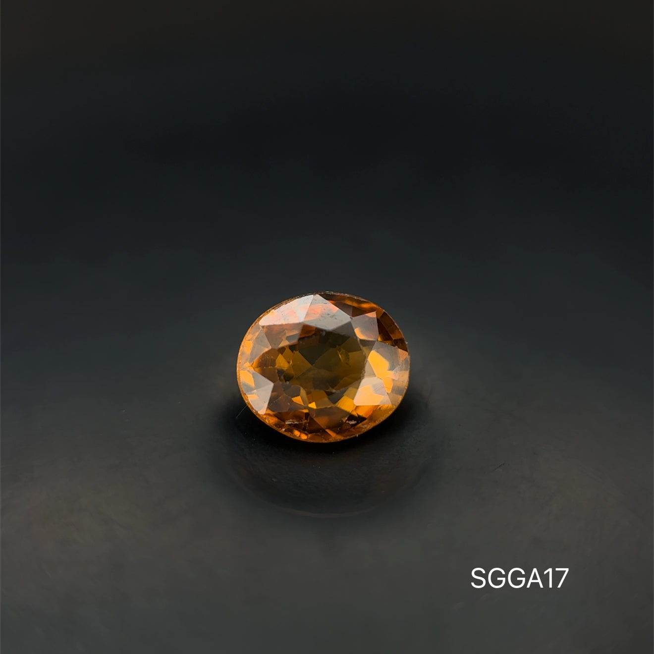 GRANATE AMARILLO OVAL 1.16 CT/ 5.89 X 6.85 MM