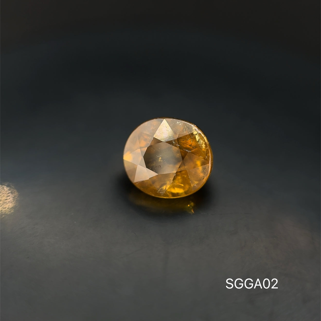 GRANATE AMARILLO OVAL 3.55 CT/ 7.69 X 8.76 MM