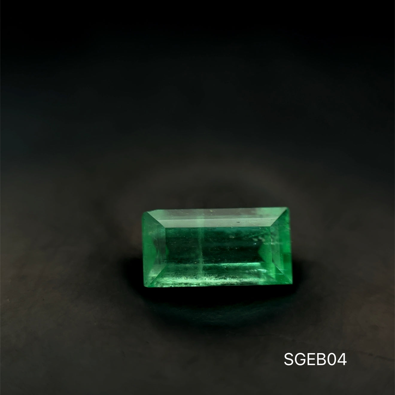 ESMERALDA COLOMBIANA BAGUETTE .45 CT/ 3.42 X 6.57 MM