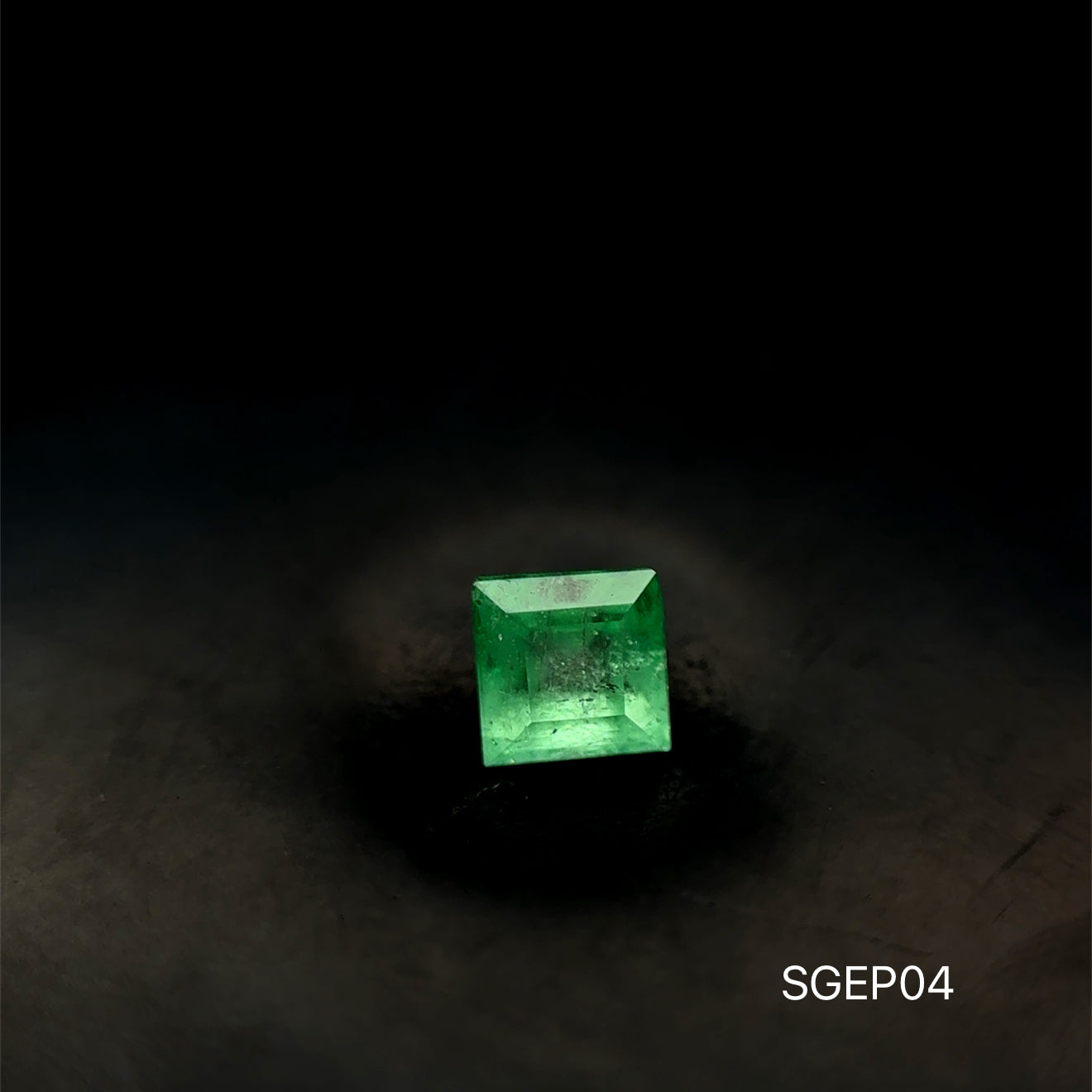 ESMERALDA COLOMBIANA PRINCES .31 CT/ 3.80 X 3.91 MM