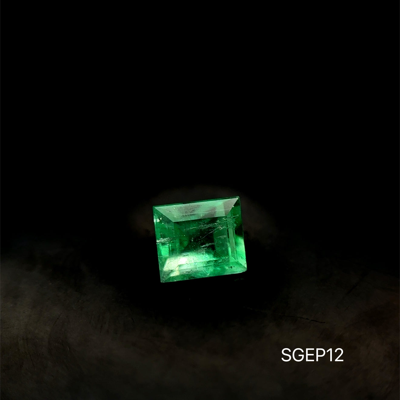 ESMERALDA COLOMBIANA PRINCESS .63 CT/ 4.66 X 5.37 MM