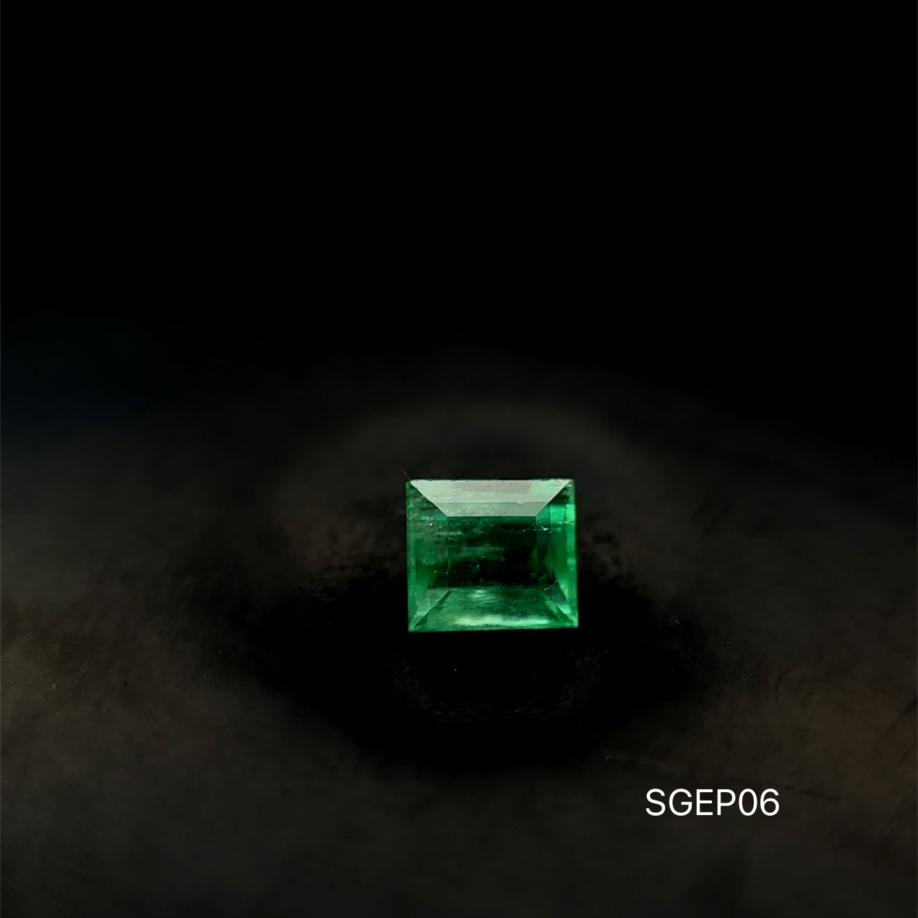 ESMERALDA COLOMBIANA PRINCESS .19 CT/ 3.33 X 3.72 MM