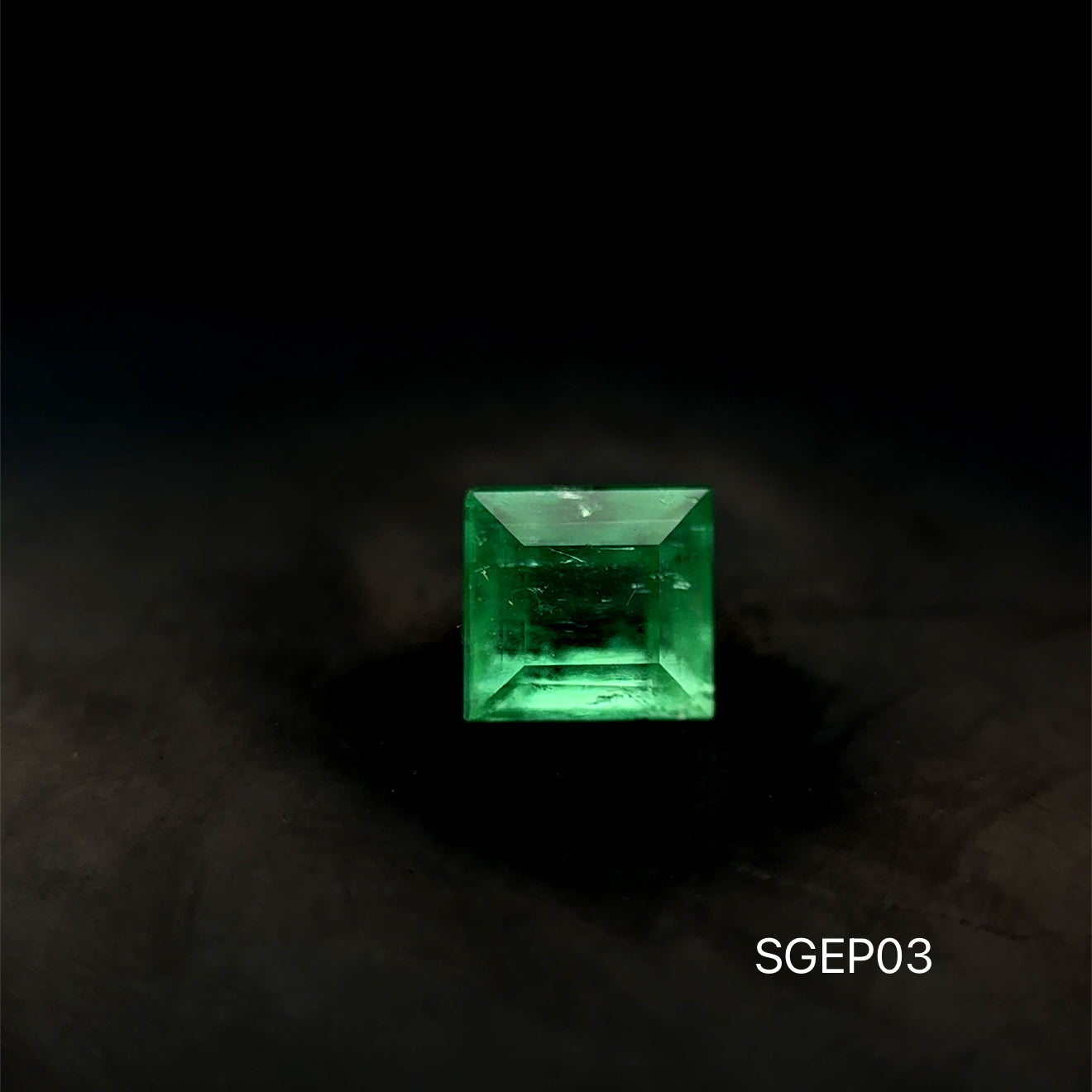 ESMERALDA COLOMBIANA PRINCES .43 CT/ 4.15 X 4.48 MM