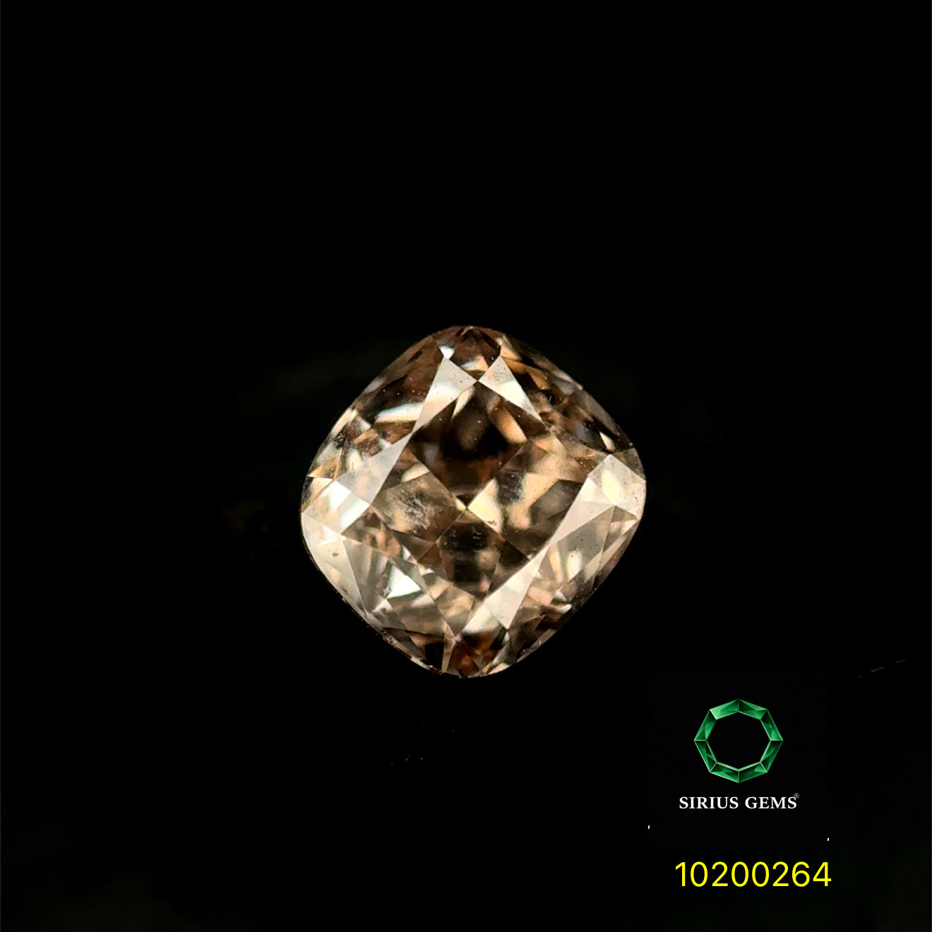 DIAMANTE FANCY LIGHT BROWN SQUARE CUSHION 0.515 CTS