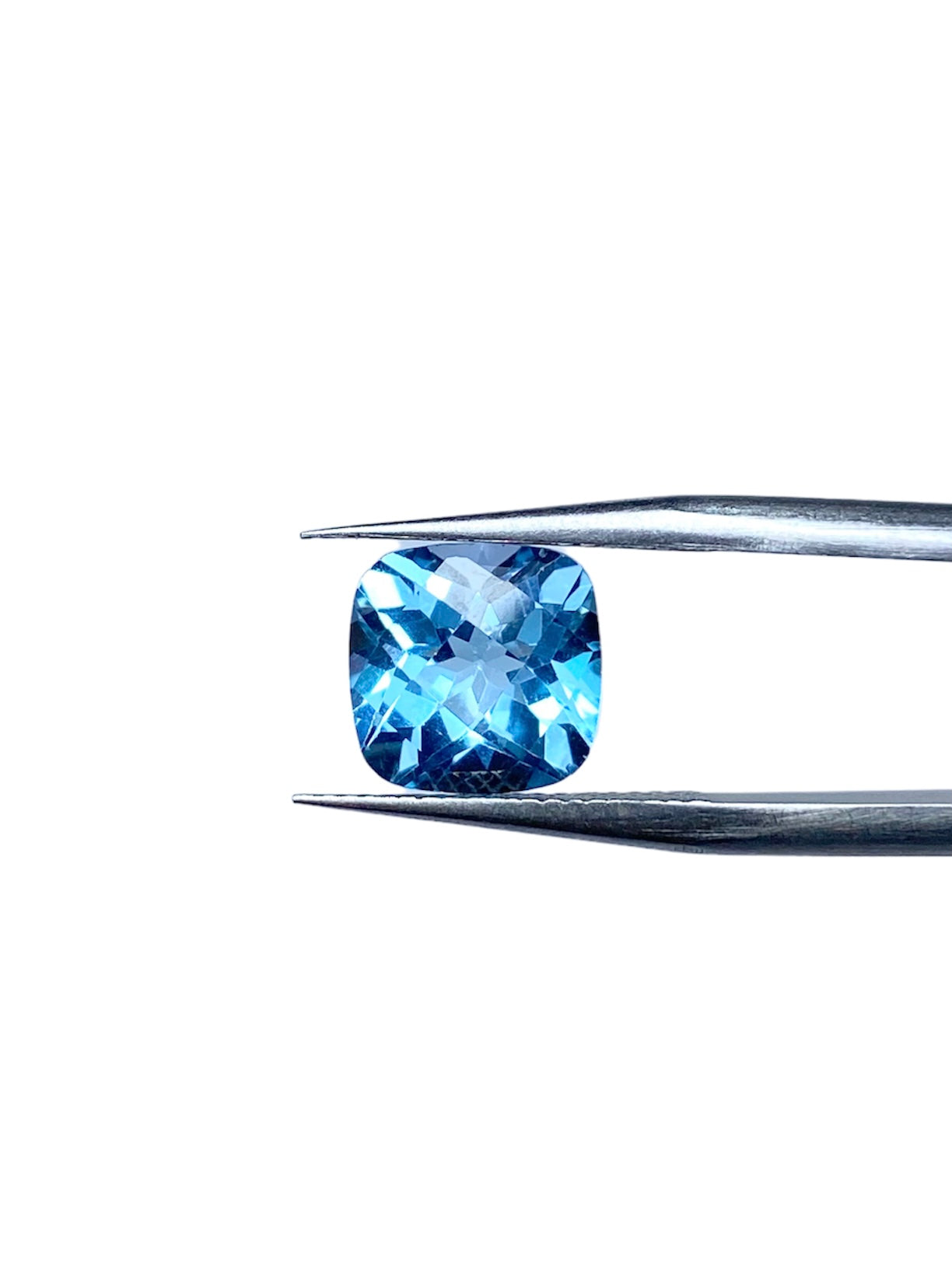 TOPACIO AZUL CUSHION 7.9 x 7.8MM 2.635 CT
