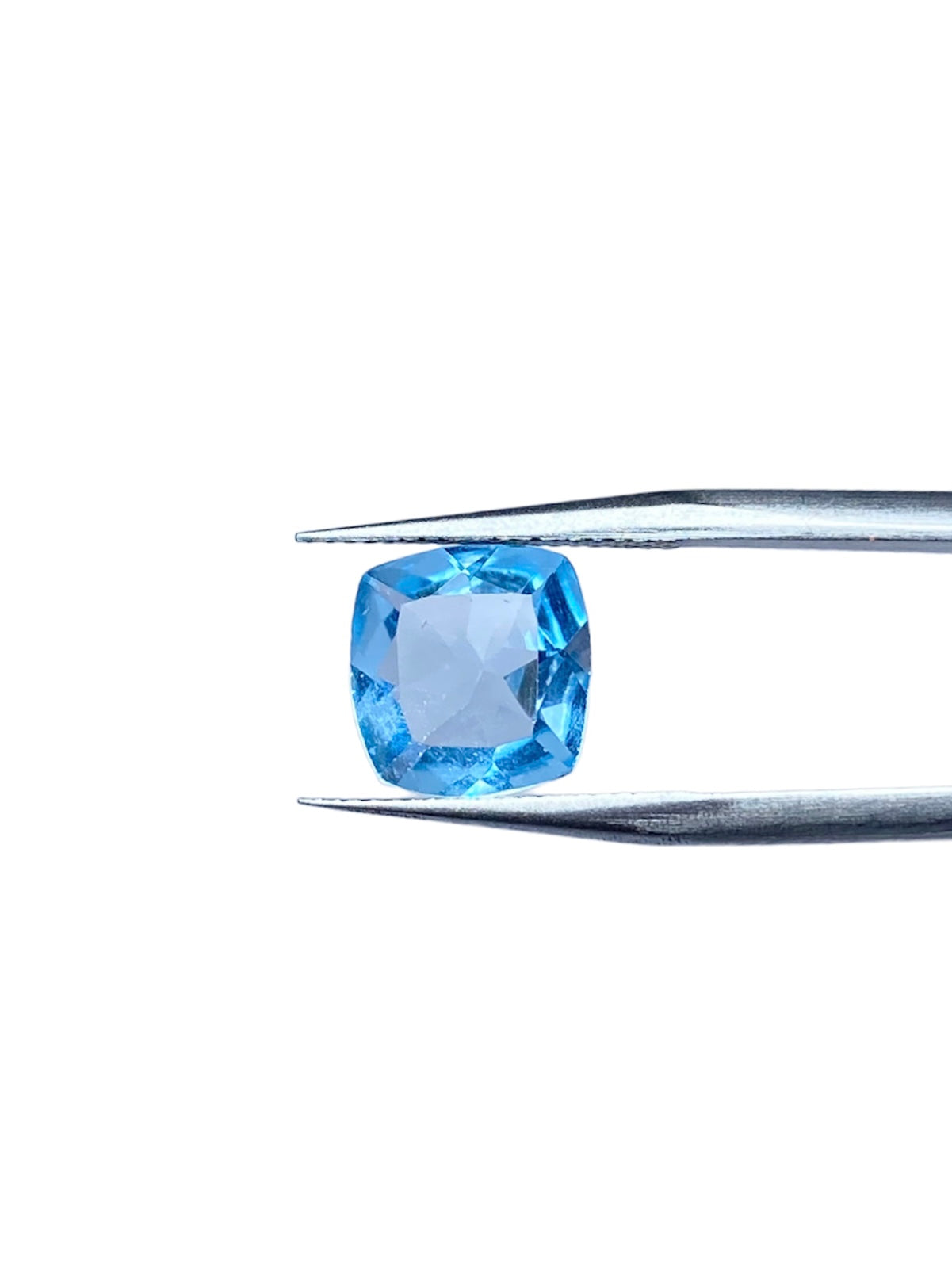 TOPACIO AZUL CUSHION 8.3 x 8.6 MM 2.50 CT