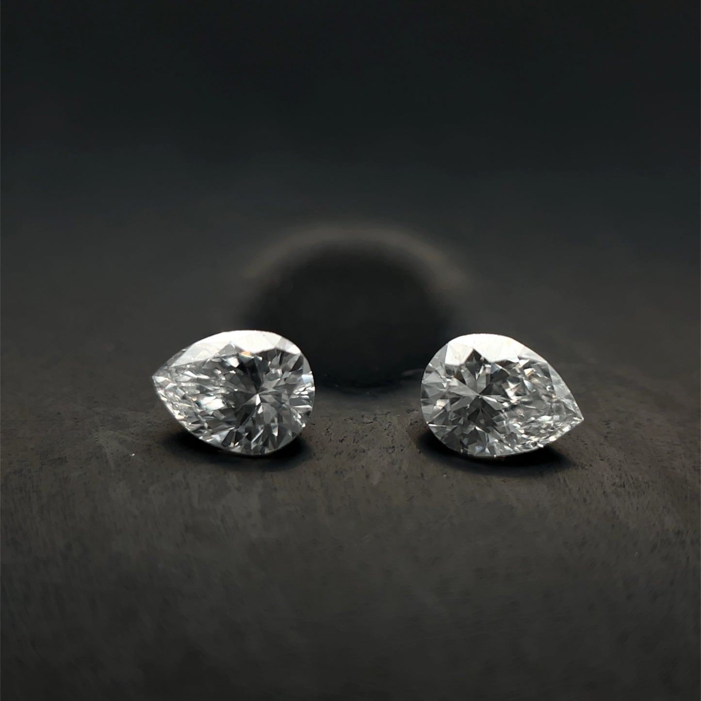 PAR DIAMANTE LAB CORTE  PERA 4 X 3 MM 0.275 CTS