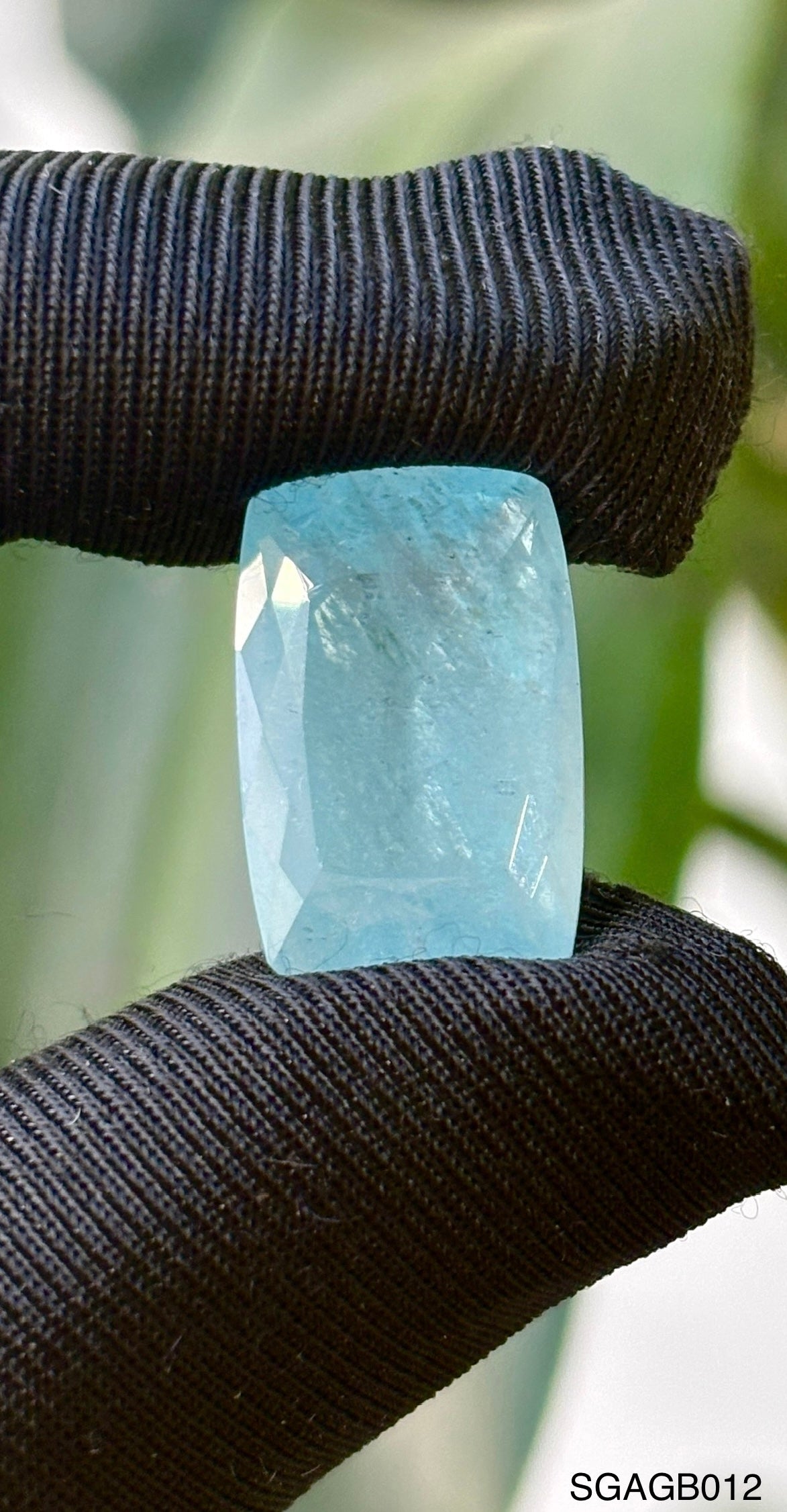 AGUA MARINA CORTE CUSHION 17.4 X 11.5 MM 10.8 CTS