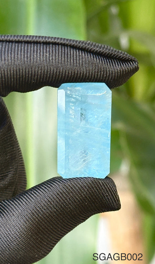 AGUAMARINA 28.41 CTS 27.94 X 15.26 X 8.51 MM