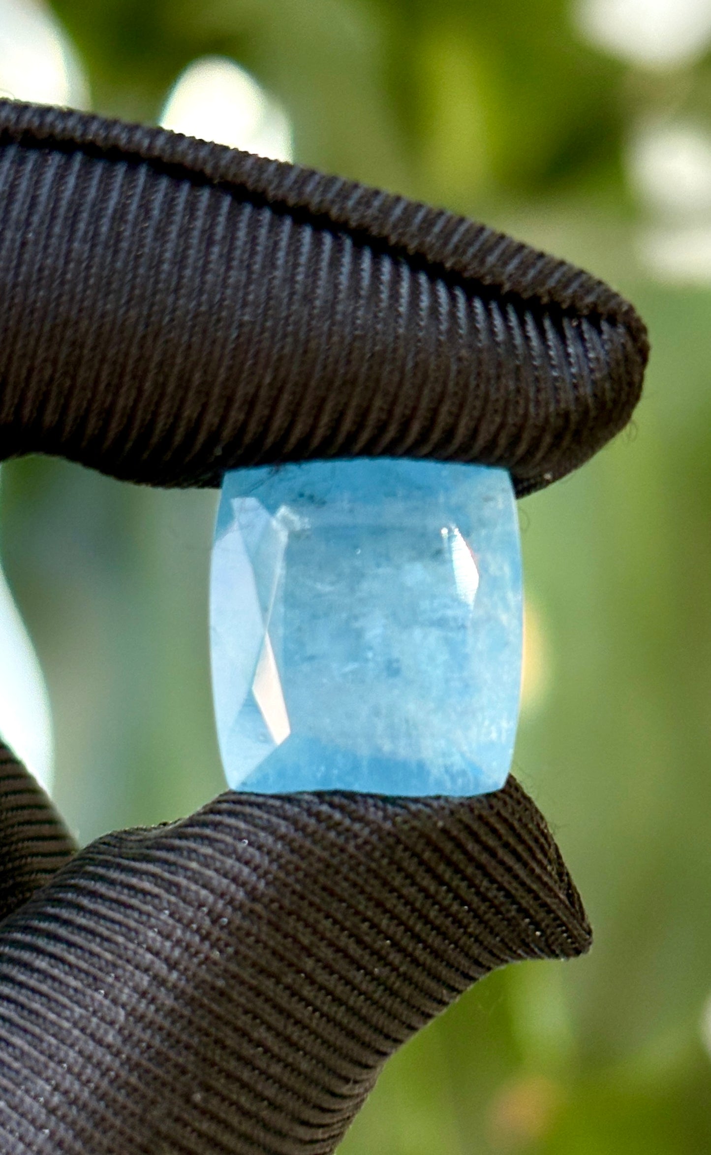 AGUAMARINA 8.595 CTS 14.2 X 12.6 X 6.9 MM