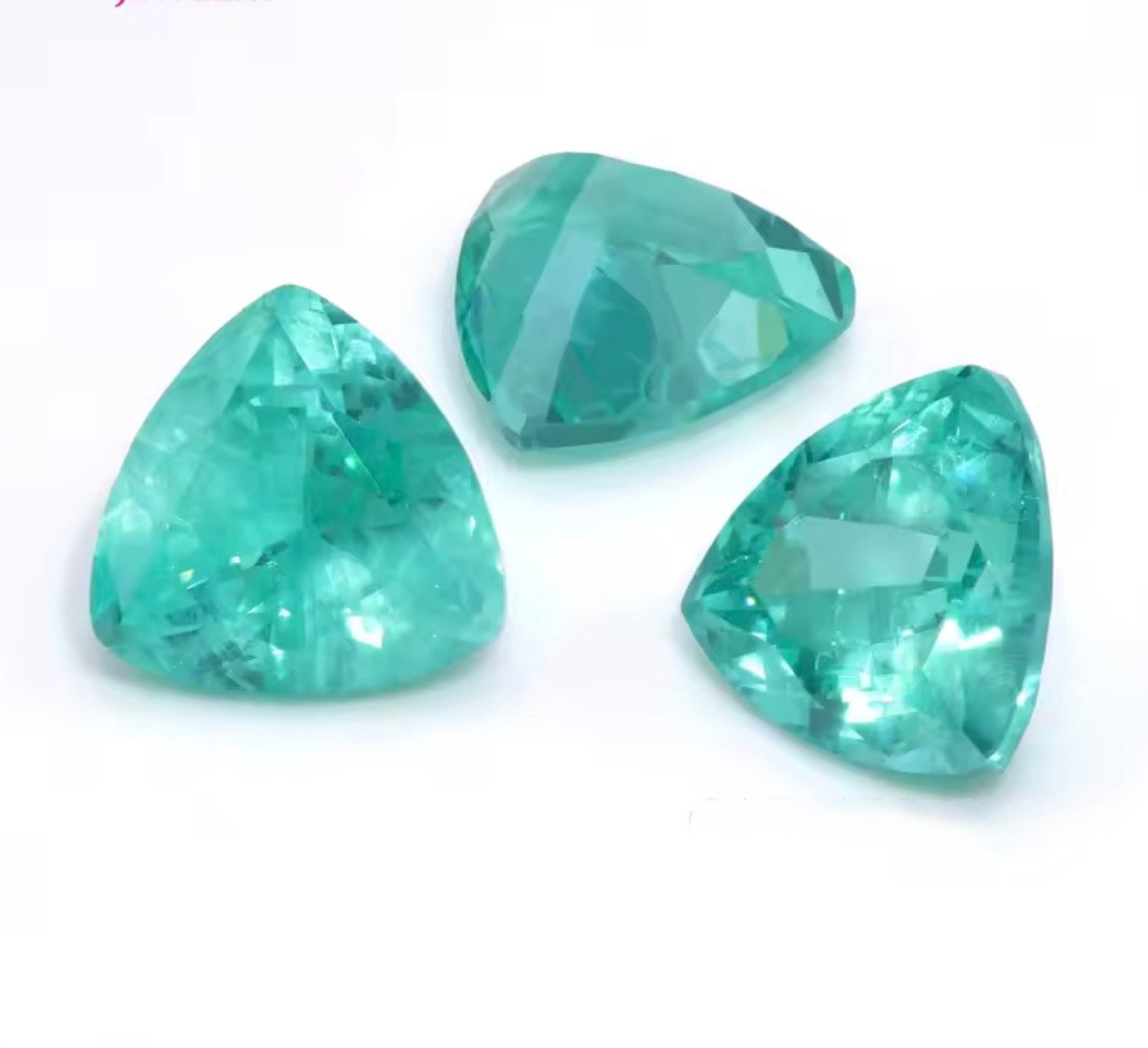 PARAIBA LAB AGL NEON BLUE CORTE TRIANGULAR 7 X 7 MM