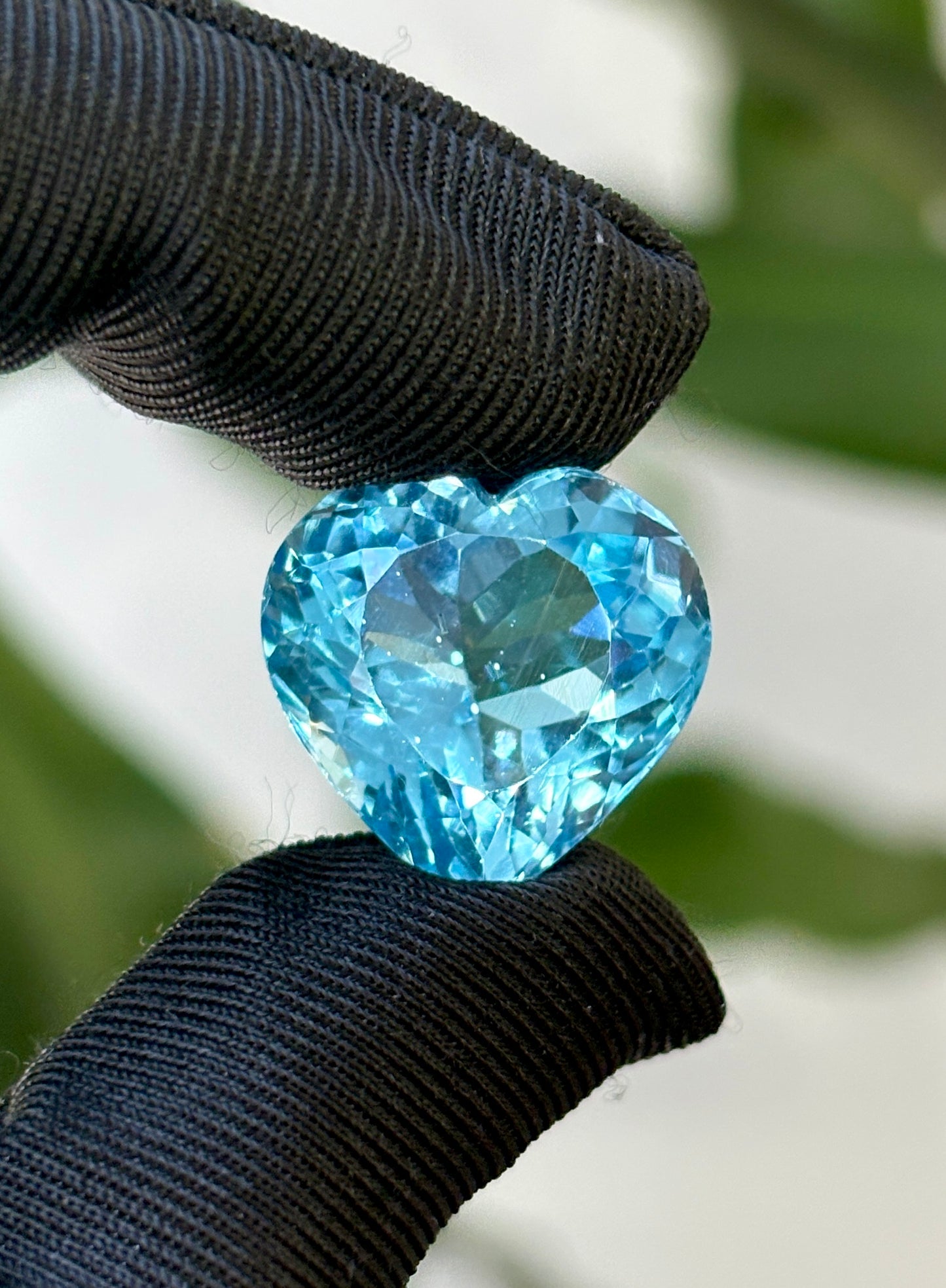 TOPACIO SUIZO CORAZON 27.85 CT/ 18.15 X 18.21 MM