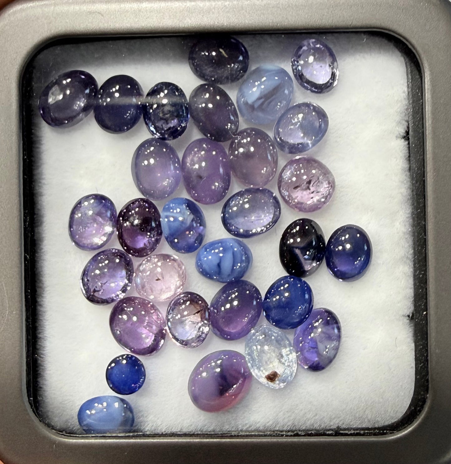 ZAFIRO OVAL ESTRELLA CABUCHON MIX COLOR