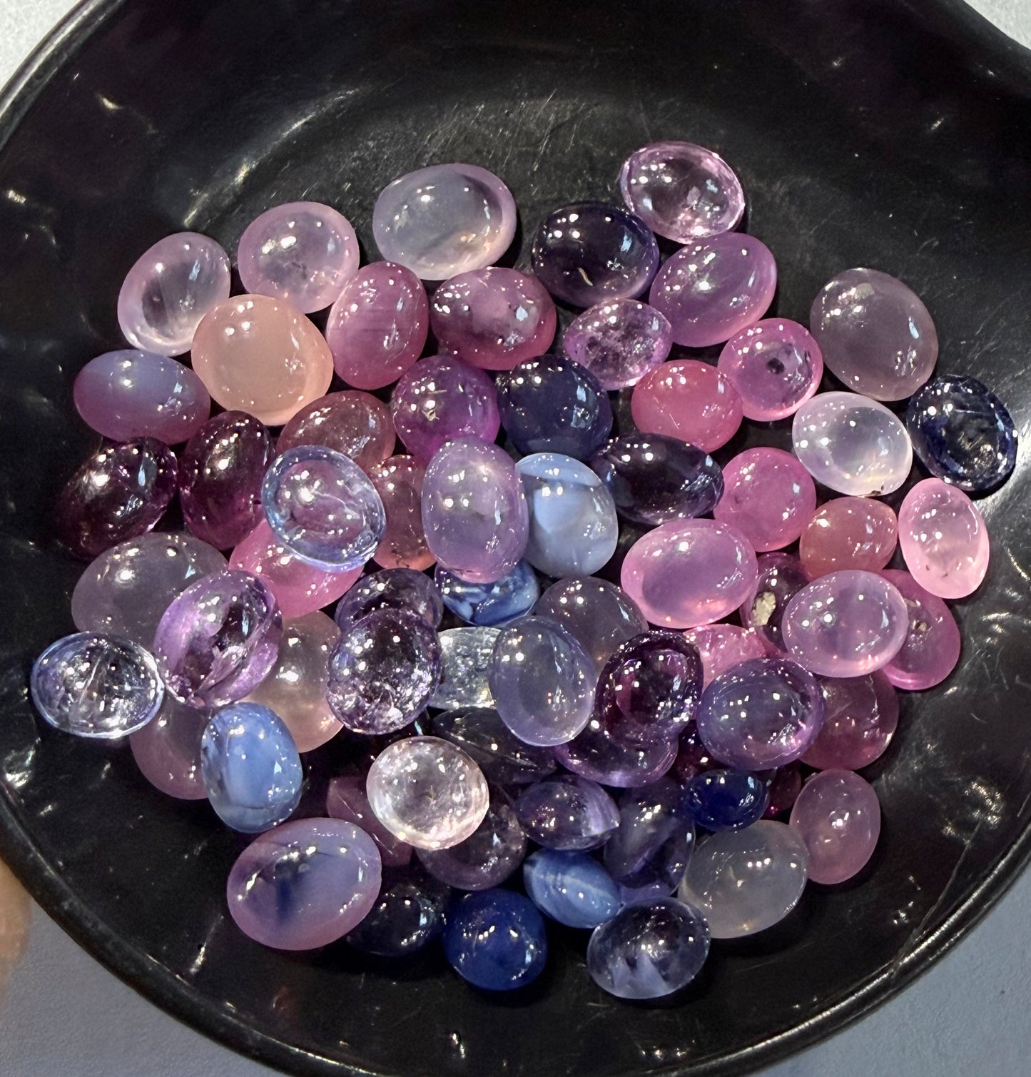 ZAFIRO OVAL ESTRELLA CABUCHON MIX COLOR