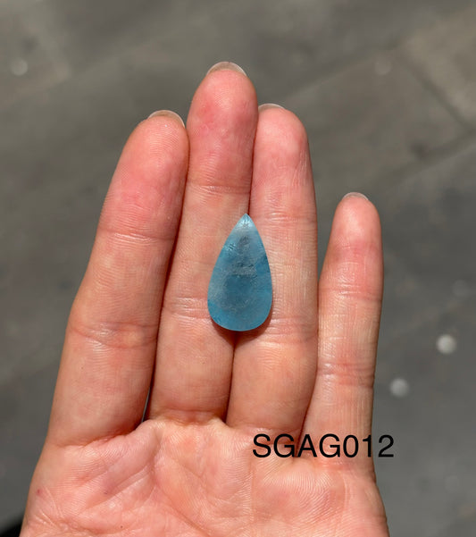 AGUAMARINA 11.035  CTS 12.73 X 23.2 X 7.34 MM