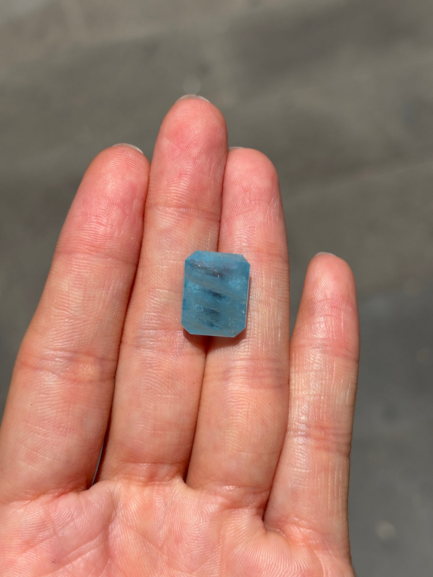 AGUAMARINA 10.86 CTS 12.07 X 15.44 X 7.62 MM