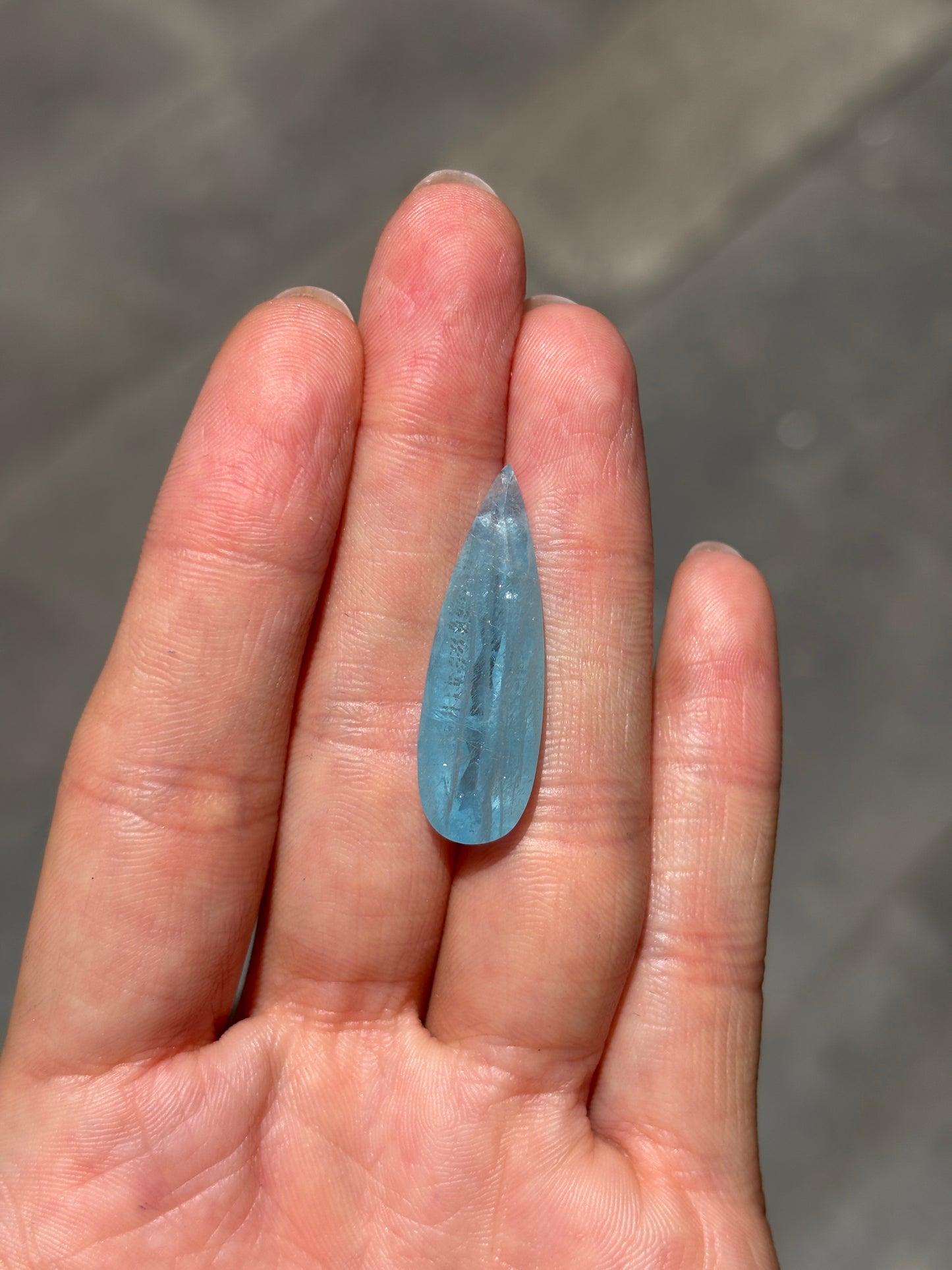 AGUAMARINA 12.99 CTS 10.35 X 32.49 X 7.05 MM