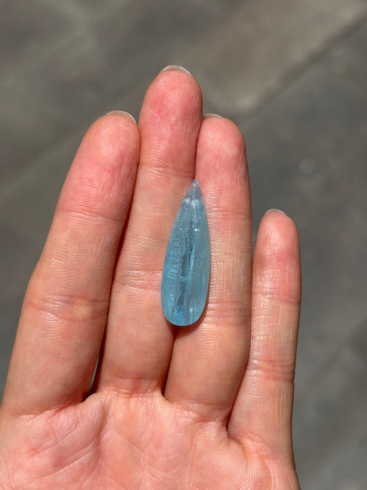 AGUAMARINA 12.99 CTS 10.35 X 32.49 X 7.05 MM