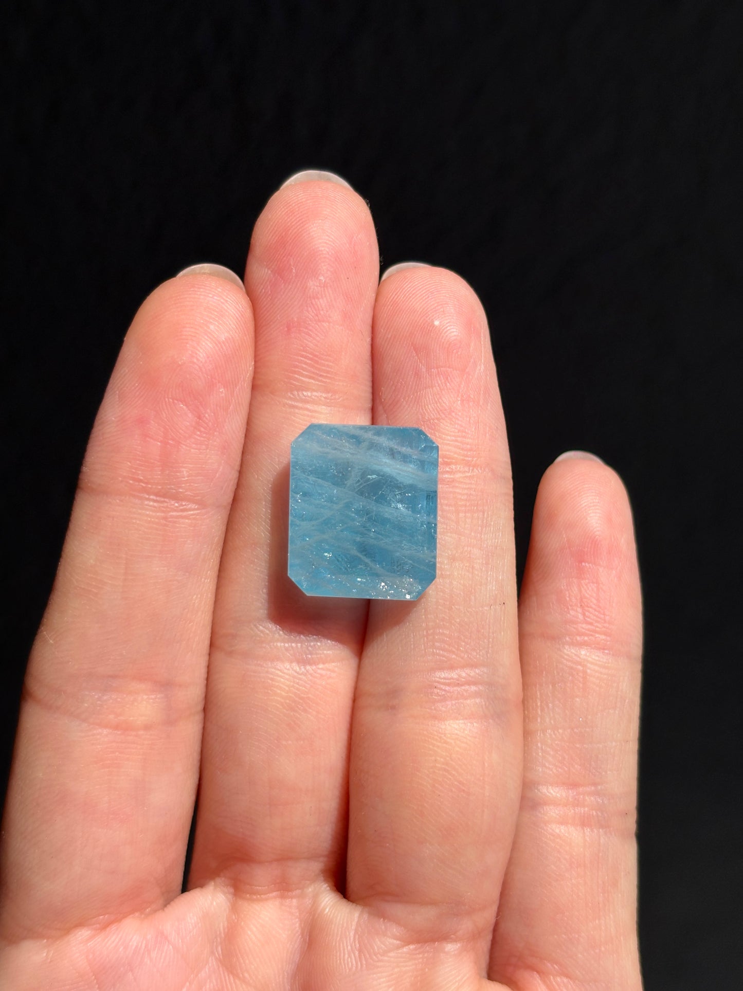 AGUAMARINA 15.38 CTS 14.48 X 17.05 X 8.66 MM