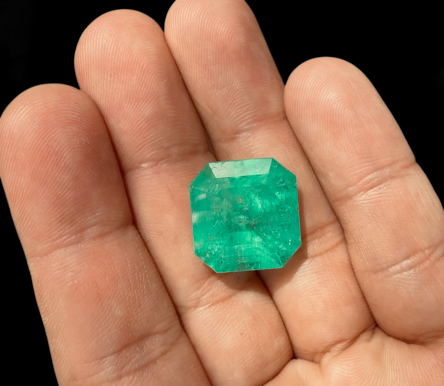 ESMERALDA CDTEC SQUARE  28.32 CTS