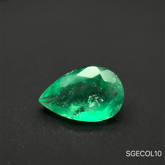 ESMERALDA NATURAL COLOMBIANA PERA +AAA 1.655 CTS 9.9 X 6.5 X 4.5 MM