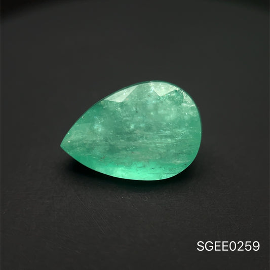 ESMERALDA NATURAL COLOMBIANA PERA 3.24 CTS 12.02 X 8.29 X 6.27 MM