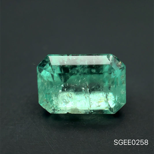 ESMERALDA NATURAL COLOMBIANA ESMERALDA 2.65 CTS 9.67 X 6.63 X 5.99 MM
