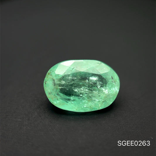ESMERALDA NATURAL COLOMBIANA  OVAL 2.02 CTS 9.89 X 6.72 MM