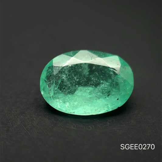 ESMERALDA NATURAL COLOMBIANA OVAL 1.12 CTS 8.16 X 5.88 X 3.89 MM