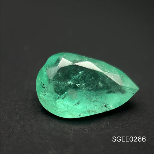 ESMERALDA NATURAL COLOMBIANA PERA 1.26 CTS 9.80 X 6.38 X 3.54 MM