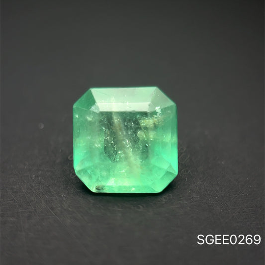ESMERALDA NATURAL COLOMBIANA ASSCHER 1.41 CTS 6.88 X 6.89 X 4.48 MM