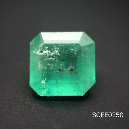 ESMERALDA NATURAL COLOMBIANA ASSCHER 3.36 CTS  9.29 X 9.02 X 5.84 MM