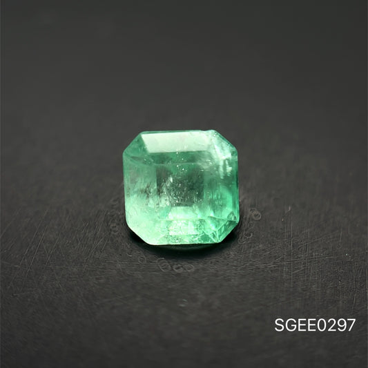 ESMERALDA NATURAL COLOMBIANA ASSCHER 1.13 CTS 6.07 X 6.1 MM