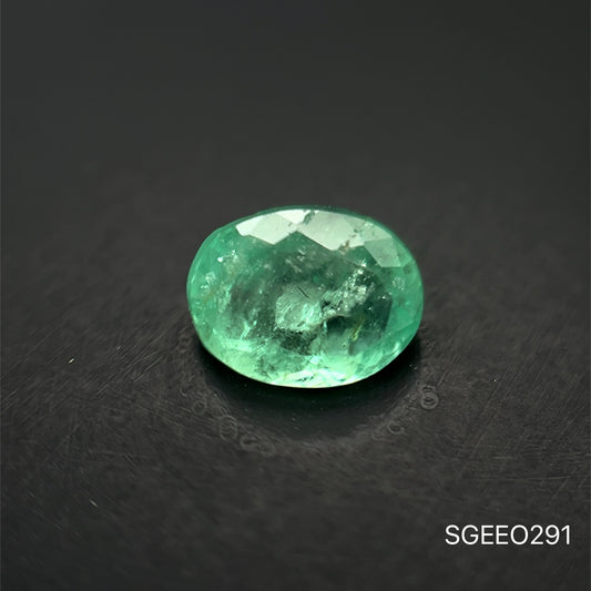 ESMERALDA NATURAL COLOMBIANA CORTE OVAL 0.885 CTS 5.58 X 7.2 MM