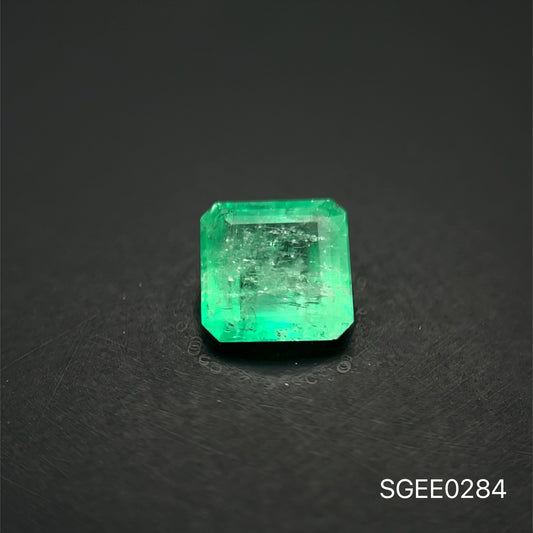 ESMERALDA NATURAL COLOMBIANA CORTE ASSCHER 0.945 CT 5.9 X 6 MM