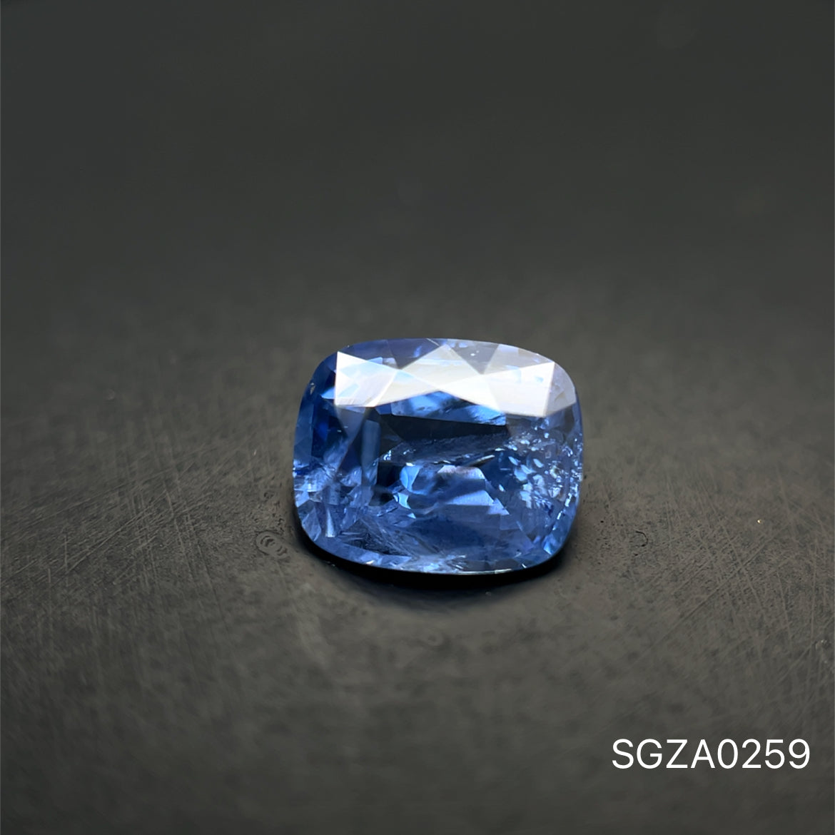 ZAFIRO CUSHION 1.170 CTS 6.8X 5.5 X 3.4 MM