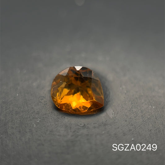 ZAFIRO ORANGE CORTE PERA 0.475 CT 4.3 x 5.1 MM