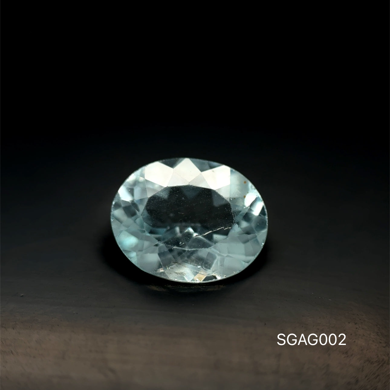 AGUAMARINA CORTE OVAL 2.01 CT 7.1 X 9 X 4.5 MM