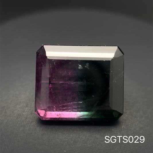 TURMALINA BICOLOR 14.28 CTS 14.88 X12.59 X 8.45 MM